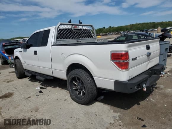 ✅ 2014 Ford F-150 XL • VIN: 1FTFX1CT1EKF80534 • Лот: 54909865. Опубликован ранее на Copart с пробегом 147 371 миль. Бесплатный доступ к архиву аукционных продаж из США и подробный отчёт об истории автомобиля на DreamBid. Изображение 2.