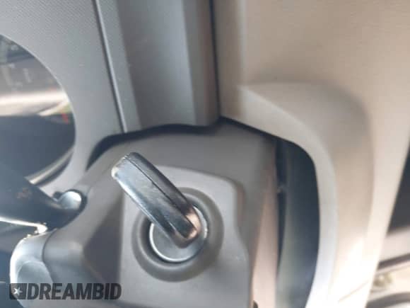 2008 Dodge Nitro SLT z VIN 1D8GT58K38W130289, wystawiony jako IAAI lot #43243543 z przebiegiem 212 660 mil mil oraz . Historia ofert i sprzedaży dostępna na DreamBid. Obrazek 11.