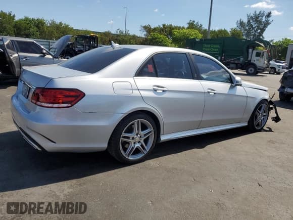 ✅ 2014 Mercedes-Benz E 350 Sport • VIN: WDDHF5KB1EB014746 • Lot: 57410925. Listed on Copart with 93,354 mi. Free auction sales archive from the USA and detailed vehicle history report at DreamBid. Image 3.