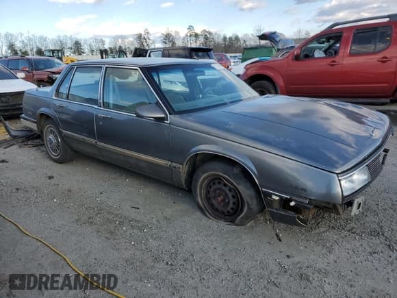 ✅ 1989 Buick LeSabre Custom • VIN: 1G4HP54C9KH503414 • Lot: 87376494. Wystawiony na Copart z przebiegiem 87 587 mil. Bezpłatny archiwum sprzedaży aukcyjnych z USA i szczegółowy raport historii pojazdu na DreamBid. Zdjęcie 4.