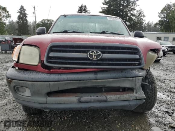 ✅ 2000 Toyota Tundra • VIN: 5TBJN3218YS051289 • Lot: 57526445. Listed on Copart with 229,133 mi. Free auction sales archive from the USA and detailed vehicle history report at DreamBid. Image 5.