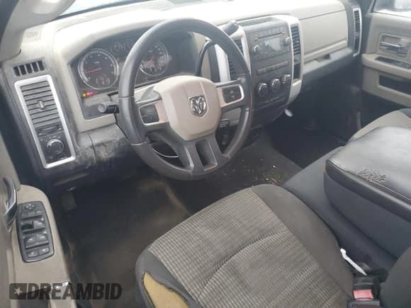 ✅ 2009 Dodge 1500 SLT • VIN: 1D3HV18P195804148 • Lot: 85383134. Wystawiony na Copart z przebiegiem 194 633 mil. Bezpłatny archiwum sprzedaży aukcyjnych z USA i szczegółowy raport historii pojazdu na DreamBid. Zdjęcie 8.