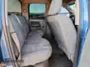 2006 Dodge 1500 SLT z VIN 1D7HU18296S617998, wystawiony jako Copart lot #87463595 z przebiegiem 281 726 mil mil oraz Szkoda całkowita • Salvage title. Historia ofert i sprzedaży dostępna na DreamBid. Obrazek 10.