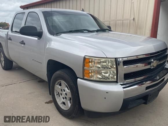 ✅ 2010 Chevrolet Silverado 1500 LS • VIN: 3GCRCREA1AG136381 • Lot: 78862784. Listed on Copart with 139,697 mi. Free auction sales archive from the USA and detailed vehicle history report at DreamBid. Image 1.