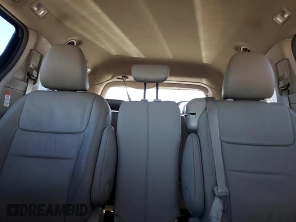 ✅ 2017 Toyota Sienna XLE • VIN: 5TDYZ3DC1HS885185 • Lot: 91701405. Wystawiony na Copart z przebiegiem 60 156 mil. Bezpłatny archiwum sprzedaży aukcyjnych z USA i szczegółowy raport historii pojazdu na DreamBid. Zdjęcie 10.