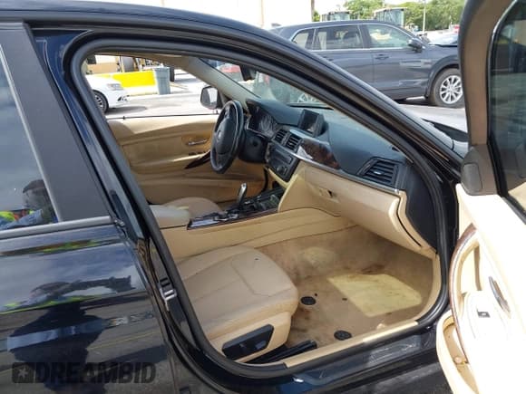 ✅ 2013 BMW 3 Series 328i • VIN: WBA3A5C5XDF359287 • Lot: 42156728. Listed on IAAI with 152,333 mi. Free auction sales archive from the USA and detailed vehicle history report at DreamBid. Image 5.