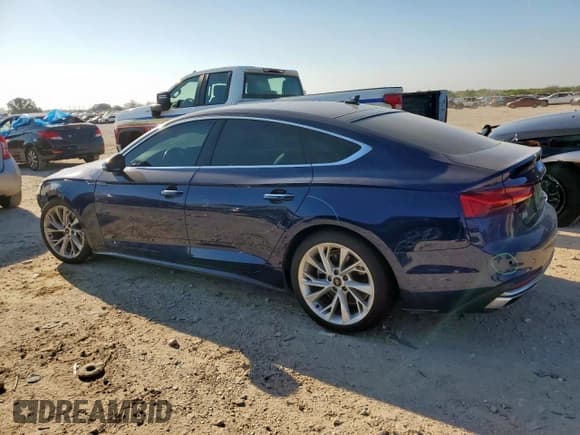 ✅ 2022 Audi A5 Sportback Premium • VIN: WAUABCF5XNA006583 • Лот: 81017585. Опубликован ранее на Copart с пробегом 42 635 миль. Бесплатный доступ к архиву аукционных продаж из США и подробный отчёт об истории автомобиля на DreamBid. Изображение 2.