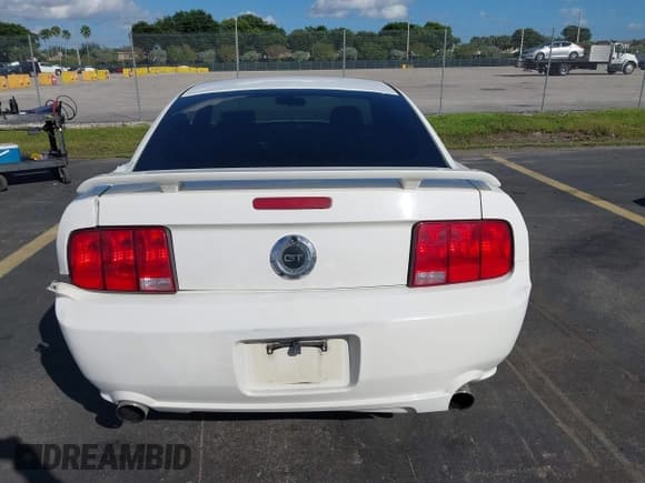 ✅ 2005 Ford Mustang GT Deluxe • VIN: 1ZVHT82H255233669 • Лот: 43479285. Опубликован ранее на IAAI с пробегом 245 239 миль. Бесплатный доступ к архиву аукционных продаж из США и подробный отчёт об истории автомобиля на DreamBid. Изображение 15.