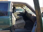 ✅ 2004 Chevrolet Silverado 1500 LS • VIN: 2GCEK19V541104448 • Lot: 43770775. Wystawiony na IAAI z przebiegiem 134 749 mil. Bezpłatny archiwum sprzedaży aukcyjnych z USA i szczegółowy raport historii pojazdu na DreamBid. Zdjęcie 5.