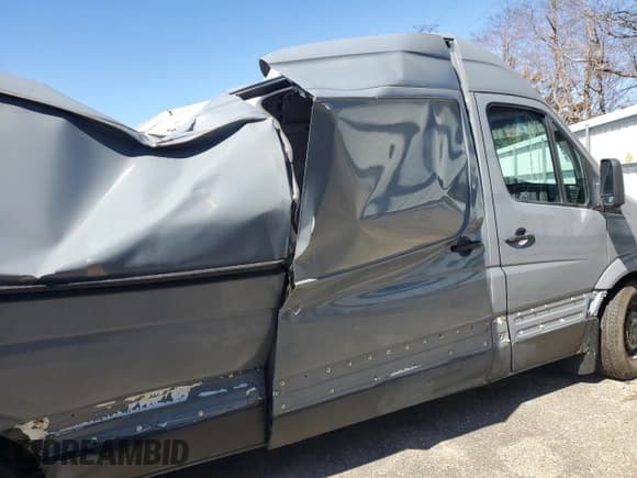 ✅ 2011 Mercedes-Benz Sprinter Cargo • VIN: WD3PE8CB3B5596913 • Lot: 49650825. Wystawiony na Copart z przebiegiem Nie podano. Bezpłatny archiwum sprzedaży aukcyjnych z USA i szczegółowy raport historii pojazdu na DreamBid. Zdjęcie 12.