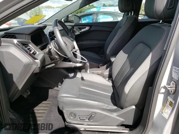 ✅ 2023 Audi Q4 e-tron Sportback Premium Plus • VIN: WA132BFZ8PP000204 • Lot: 53398314. Listed on Copart with 20,268 mi. Free auction sales archive from the USA and detailed vehicle history report at DreamBid. Image 7.