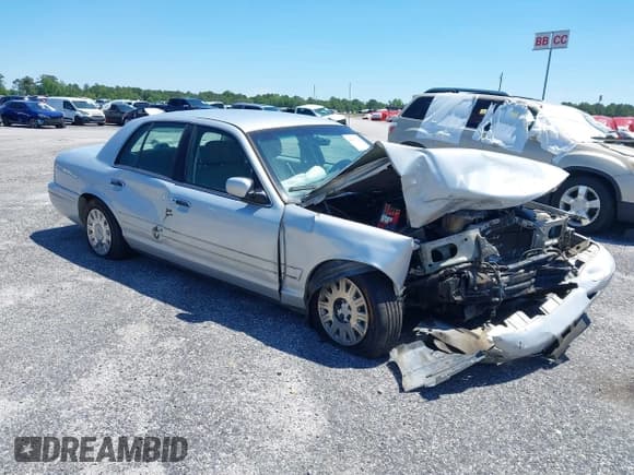 ✅ 2003 Ford Police Interceptor Street Appear • VIN: 2FAFP71W93X101292 • Lot: 40263949. Listed on IAAI with 255,111 mi. Free auction sales archive from the USA and detailed vehicle history report at DreamBid. Image 1.