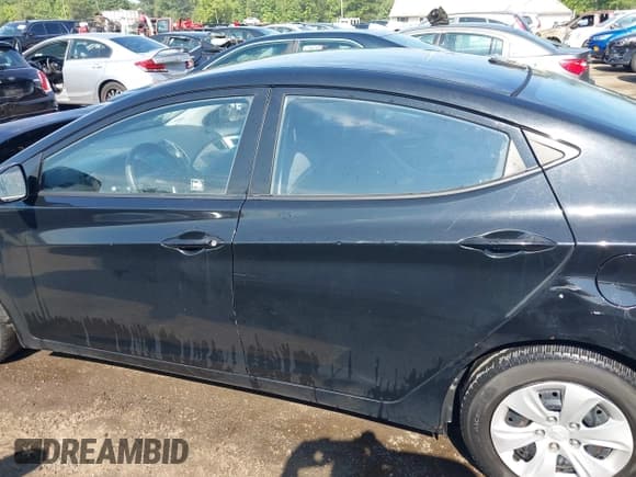 ✅ 2016 Hyundai Elantra SE • VIN: 5NPDH4AE1GH668592 • Lot: 42849781. Listed on IAAI with 121,250 mi. Free auction sales archive from the USA and detailed vehicle history report at DreamBid. Image 14.