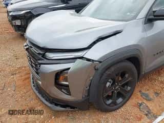 2025 Chevrolet Equinox FWD LT z VIN 3GNAXHEG5SL134200, wystawiony jako IAAI lot #41946422 z przebiegiem 6 968 mil mil oraz . Historia ofert i sprzedaży dostępna na DreamBid. Obrazek 6.