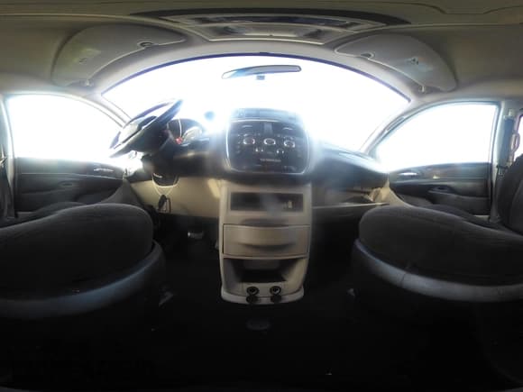 ✅ 2017 Dodge Grand Caravan SE Plus • VIN: 2C4RDGBG5HR606622 • Lot: 43661801. Wystawiony na IAAI z przebiegiem 156 157 mil. Bezpłatny archiwum sprzedaży aukcyjnych z USA i szczegółowy raport historii pojazdu na DreamBid. Zdjęcie 19.