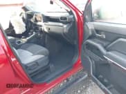 ✅ 2025 Toyota Tacoma SR • VIN: 3TYLB5JN5ST079006 • Лот: 42586963. Опубликован ранее на IAAI с пробегом 1 824 миль. Бесплатный доступ к архиву аукционных продаж из США и подробный отчёт об истории автомобиля на DreamBid. Изображение 5.