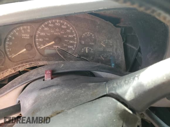 ✅ 2002 Chevrolet Suburban Z71 • VIN: 3GNFK16Z22G241578 • Lot: 45819924. Wystawiony na Copart z przebiegiem Nie podano. Bezpłatny archiwum sprzedaży aukcyjnych z USA i szczegółowy raport historii pojazdu na DreamBid. Zdjęcie 9.