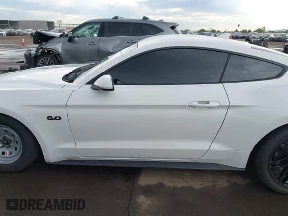 ✅ 2020 Ford Mustang GT • VIN: 1FA6P8CF8L5173461 • Lot: 43496554. Listed on IAAI with 33,679 mi. Free auction sales archive from the USA and detailed vehicle history report at DreamBid. Image 14.