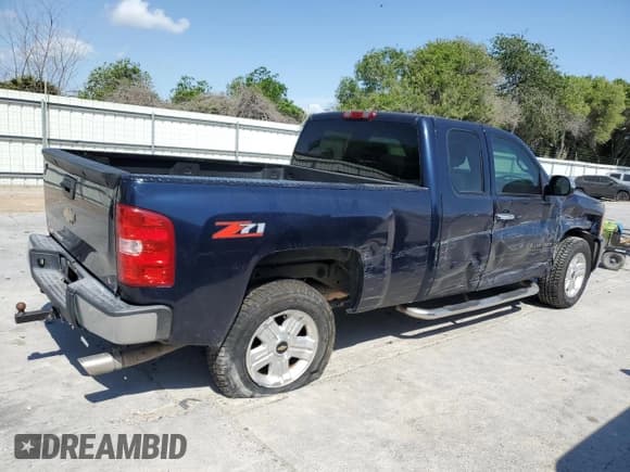 ✅ 2010 Chevrolet Silverado 1500 • VIN: 1GCSCSE29AZ252168 • Лот: 53297045. Опубликован ранее на Copart с пробегом 256 798 миль. Бесплатный доступ к архиву аукционных продаж из США и подробный отчёт об истории автомобиля на DreamBid. Изображение 3.