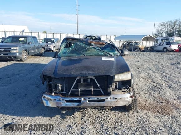 ✅ 2004 Chevrolet Silverado 2500HD LS • VIN: 1GCHK23U04F235055 • Лот: 40890133. Опубликован ранее на IAAI с пробегом 224 423 миль. Бесплатный доступ к архиву аукционных продаж из США и подробный отчёт об истории автомобиля на DreamBid. Изображение 6.