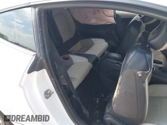 ✅ 2016 Ford Mustang GT • VIN: 1FA6P8CF4G5311762 • Lot: 42052533. Listed on IAAI with Not provided. Free auction sales archive from the USA and detailed vehicle history report at DreamBid. Image 8.