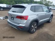 ✅ 2024 Volkswagen Taos S • VIN: 3VV8X7B29RM080643 • Lot: 43010595. Wystawiony na IAAI z przebiegiem 10 154 mil. Bezpłatny archiwum sprzedaży aukcyjnych z USA i szczegółowy raport historii pojazdu na DreamBid. Zdjęcie 4.