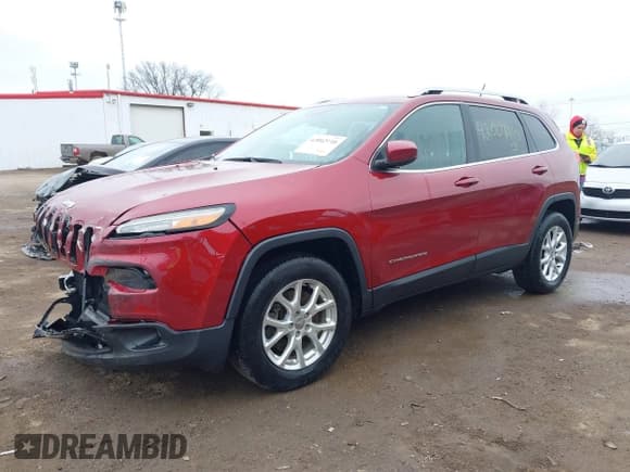 ✅ 2014 Jeep Cherokee Latitude • VIN: 1C4PJMCS4EW127709 • Lot: 42002110. Wystawiony na IAAI z przebiegiem 51 574 mil. Bezpłatny archiwum sprzedaży aukcyjnych z USA i szczegółowy raport historii pojazdu na DreamBid. Zdjęcie 18.
