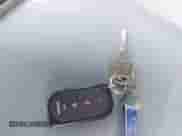 2001 Chevrolet Tahoe LT z VIN 1GNEK13T61R102886, wystawiony jako IAAI lot #41870940 z przebiegiem 267 769 mil mil oraz . Historia ofert i sprzedaży dostępna na DreamBid. Obrazek 11.