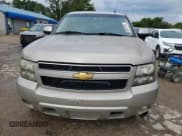 ✅ 2007 Chevrolet Suburban LT • VIN: 3GNFC16017G306118 • Lot: 69612944. Wystawiony na Copart z przebiegiem 260 177 mil. Bezpłatny archiwum sprzedaży aukcyjnych z USA i szczegółowy raport historii pojazdu na DreamBid. Zdjęcie 5.