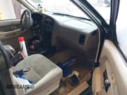 ✅ 1998 Nissan Pathfinder XE • VIN: JN8AR05Y2WW277915 • Lot: 43701235. Listed on IAAI with Not provided. Free auction sales archive from the USA and detailed vehicle history report at DreamBid. Image 5.