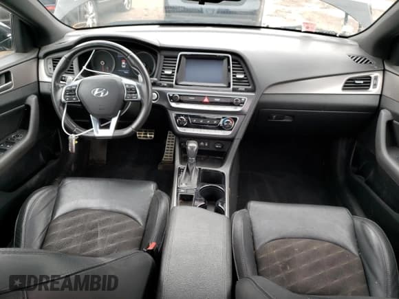 ✅ 2018 Hyundai Sonata Limited • VIN: 5NPE34AF6JH678098 • Lot: 46928563. Listed on Copart with 79,624 mi. Free auction sales archive from the USA and detailed vehicle history report at DreamBid. Image 8.