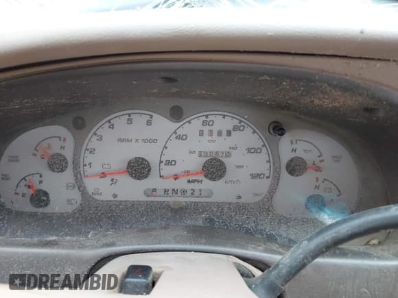 ✅ 2001 Ford Explorer Sport Trac • VIN: 1FMZU67E51UA90784 • Lot: 41557485. Wystawiony na IAAI z przebiegiem 290 670 mil. Bezpłatny archiwum sprzedaży aukcyjnych z USA i szczegółowy raport historii pojazdu na DreamBid. Zdjęcie 7.