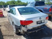 ✅ 2016 Volkswagen Jetta GLI SE • VIN: 3VW4T7AJ5GM227388 • Lot: 39520875. Wystawiony na IAAI z przebiegiem 71 008 mil. Bezpłatny archiwum sprzedaży aukcyjnych z USA i szczegółowy raport historii pojazdu na DreamBid. Zdjęcie 3.