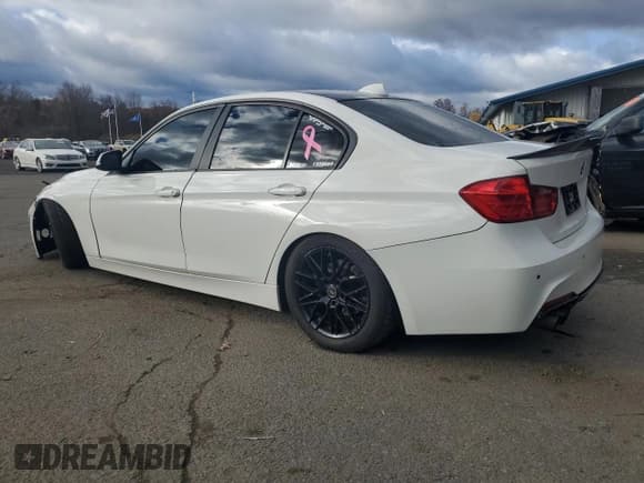 ✅ 2014 BMW 3 Series 328i xDrive • VIN: WBA3B3C53EJ981472 • Лот: 91389655. Опубликован ранее на Copart с пробегом 191 495 миль. Бесплатный доступ к архиву аукционных продаж из США и подробный отчёт об истории автомобиля на DreamBid. Изображение 2.