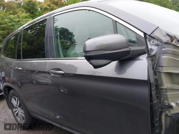 ✅ 2017 Honda Pilot EX-L • VIN: 5FNYF5H77HB033090 • Lot: 42359412. Listed on IAAI with 131,032 mi. Free auction sales archive from the USA and detailed vehicle history report at DreamBid. Image 14.