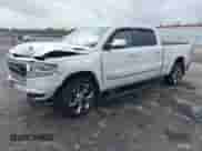 2019 Ram 1500 Limited z VIN 1C6SRFPT3KN774290, wystawiony jako IAAI lot #42413133 z przebiegiem 72 324 mil mil oraz . Historia ofert i sprzedaży dostępna na DreamBid. Obrazek 17.