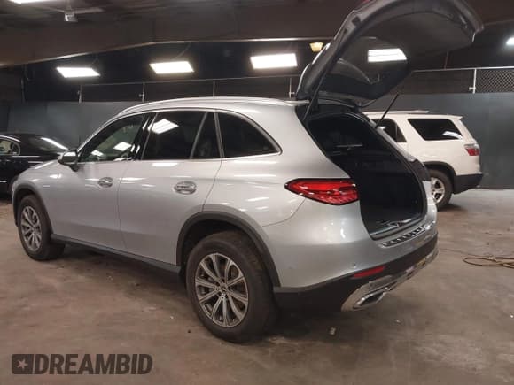 ✅ 2025 Mercedes-Benz GLC 300 • VIN: W1NKM4HB5SF257609 • Лот: 41680577. Опубликован ранее на IAAI с пробегом 1 152 миль. Бесплатный доступ к архиву аукционных продаж из США и подробный отчёт об истории автомобиля на DreamBid. Изображение 3.