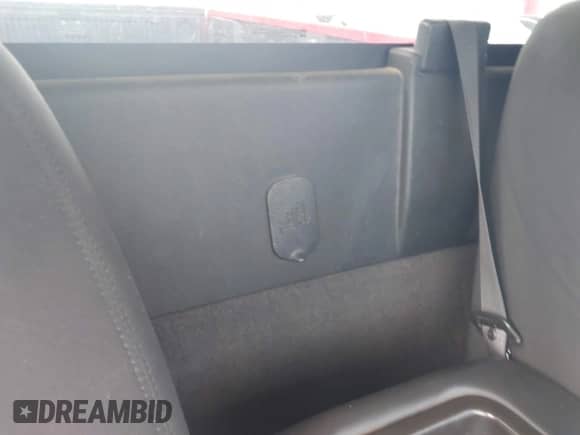 2008 Chevrolet Silverado 1500 Work Truck z VIN 1GCEC14XX8Z192206, wystawiony jako IAAI lot #43172347 z przebiegiem 202 186 mil mil oraz . Historia ofert i sprzedaży dostępna na DreamBid. Obrazek 8.