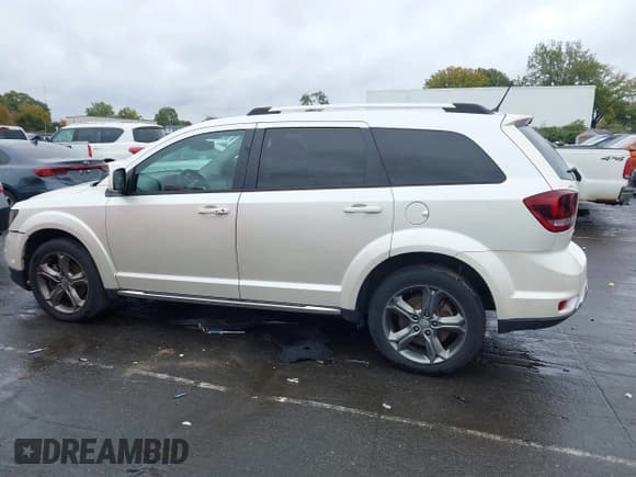 ✅ 2017 Dodge Journey Crossroad • VIN: 3C4PDCGB2HT581284 • Лот: 43551450. Опубликован ранее на IAAI с пробегом 143 639 миль. Бесплатный доступ к архиву аукционных продаж из США и подробный отчёт об истории автомобиля на DreamBid. Изображение 14.