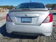 ✅ 2017 Nissan Versa S • VIN: 3N1CN7AP7HL856772 • Lot: 43612500. Wystawiony na IAAI z przebiegiem 103 331 mil. Bezpłatny archiwum sprzedaży aukcyjnych z USA i szczegółowy raport historii pojazdu na DreamBid. Zdjęcie 6.