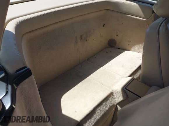 ✅ 1998 Mercedes-Benz SL 500 • VIN: WDBFA67F5WF162862 • Lot: 42391819. Wystawiony na IAAI z przebiegiem 158 411 mil. Bezpłatny archiwum sprzedaży aukcyjnych z USA i szczegółowy raport historii pojazdu na DreamBid. Zdjęcie 8.