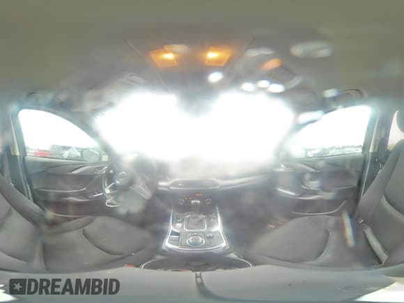 ✅ 2018 Mazda CX-9 Sport • VIN: JM3TCABY8J0214322 • Lot: 58688655. Wystawiony na Copart z przebiegiem 102 731 mil. Bezpłatny archiwum sprzedaży aukcyjnych z USA i szczegółowy raport historii pojazdu na DreamBid. Zdjęcie 15.