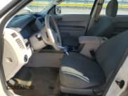 ✅ 2010 Ford Escape XLS • VIN: 1FMCU0C70AKD09656 • Lot: 86856785. Wystawiony na Copart z przebiegiem 228 431 mil. Bezpłatny archiwum sprzedaży aukcyjnych z USA i szczegółowy raport historii pojazdu na DreamBid. Zdjęcie 7.