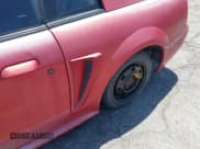 ✅ 1999 Ford Mustang • VIN: 1FAFP4045XF176751 • Lot: 42477901. Wystawiony na IAAI z przebiegiem 156 945 mil. Bezpłatny archiwum sprzedaży aukcyjnych z USA i szczegółowy raport historii pojazdu na DreamBid. Zdjęcie 14.