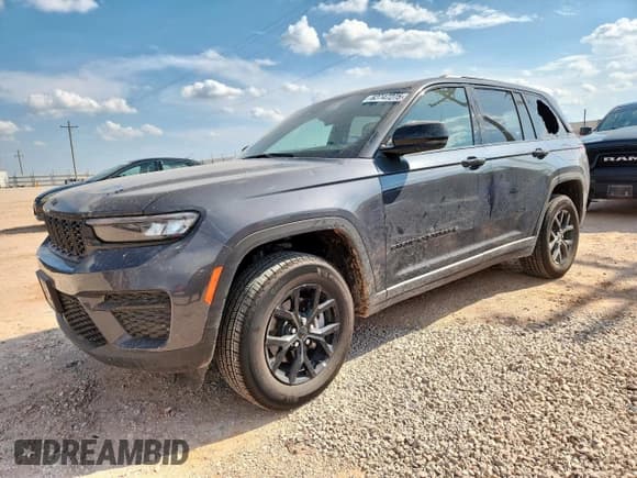 ✅ 2025 Jeep Grand Cherokee Altitude • VIN: 1C4RJHAG2SC279628 • Lot: 62747275. Listed on Copart with 7,012 mi. Free auction sales archive from the USA and detailed vehicle history report at DreamBid. Image 1.