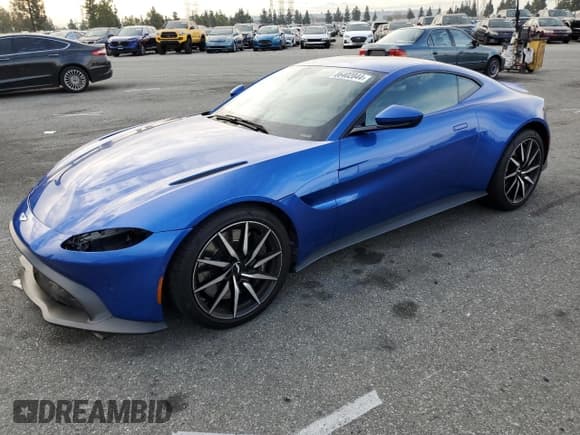 ✅ 2020 Aston Martin Vantage • VIN: SCFSMGAW3LGN03625 • Lot: 86402044. Wystawiony na Copart z przebiegiem 25 711 mil. Bezpłatny archiwum sprzedaży aukcyjnych z USA i szczegółowy raport historii pojazdu na DreamBid. Zdjęcie 1.