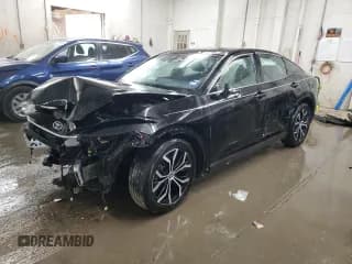 ✅ 2023 Toyota Crown XLE • VIN: JTDAAAAFXP3014619 • Лот: 78449444. Опубликован ранее на Copart с пробегом 28 139 миль. Бесплатный доступ к архиву аукционных продаж из США и подробный отчёт об истории автомобиля на DreamBid. Изображение 1.