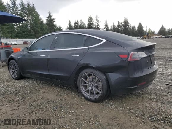 ✅ 2019 Tesla Model 3 Mid Range • VIN: 5YJ3E1EA2KF402631 • Lot: 93189805. Wystawiony na Copart z przebiegiem 59 412 mil. Bezpłatny archiwum sprzedaży aukcyjnych z USA i szczegółowy raport historii pojazdu na DreamBid. Zdjęcie 2.