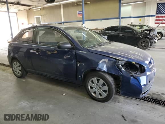 2010 Hyundai Accent GS z VIN KMHCM3AC0AU149946, wystawiony jako Copart lot #62280794 z przebiegiem 76 348 mil mil oraz Szkoda całkowita • Salvage title. Historia ofert i sprzedaży dostępna na DreamBid. Obrazek 4.