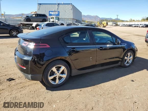 ✅ 2015 Chevrolet Volt • VIN: 1G1RB6E47FU109212 • Lot: 77623104. Wystawiony na Copart z przebiegiem 93 264 mil. Bezpłatny archiwum sprzedaży aukcyjnych z USA i szczegółowy raport historii pojazdu na DreamBid. Zdjęcie 3.